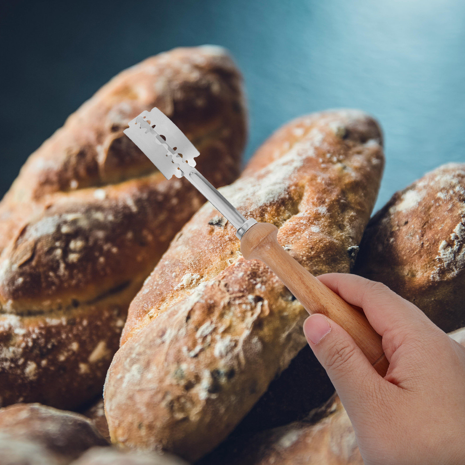 Bread Lame Scoring - パン用スライサーツールセット ステンレス製スライシングブレードと快適な木製ハンドル付き サワードウパンのスライシング、パンの成形、ベーキング用