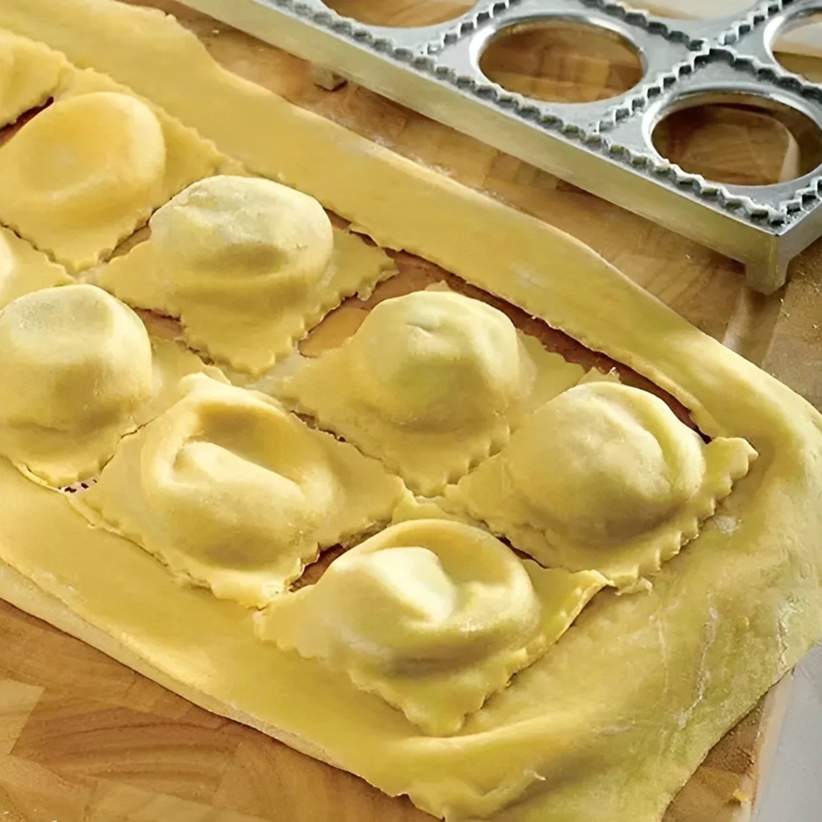 餃子型 12穴 ラビオリプレス型 手動 イタリア餃子メーカー - Kitchen Baking Store のレビューと価格