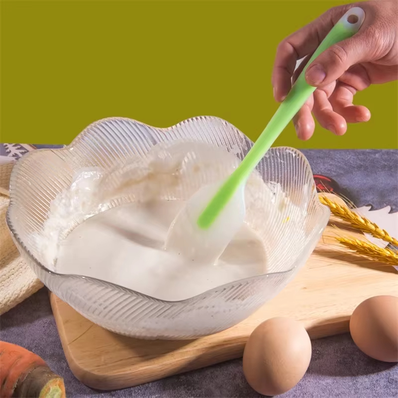 28cmキッチンシリコンスパチュラ、半透明の調理生地スクレー - Kitchen Baking Brush のレビューと価格