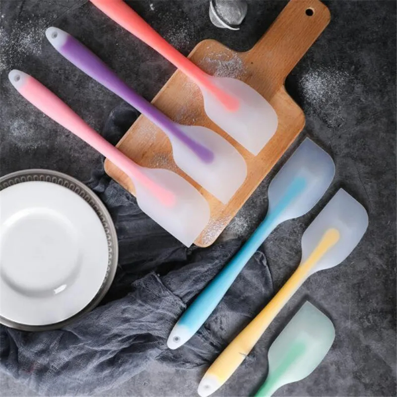 28cmキッチンシリコンスパチュラ、半透明の調理生地スクレー - Kitchen Baking Brush のレビューと価格