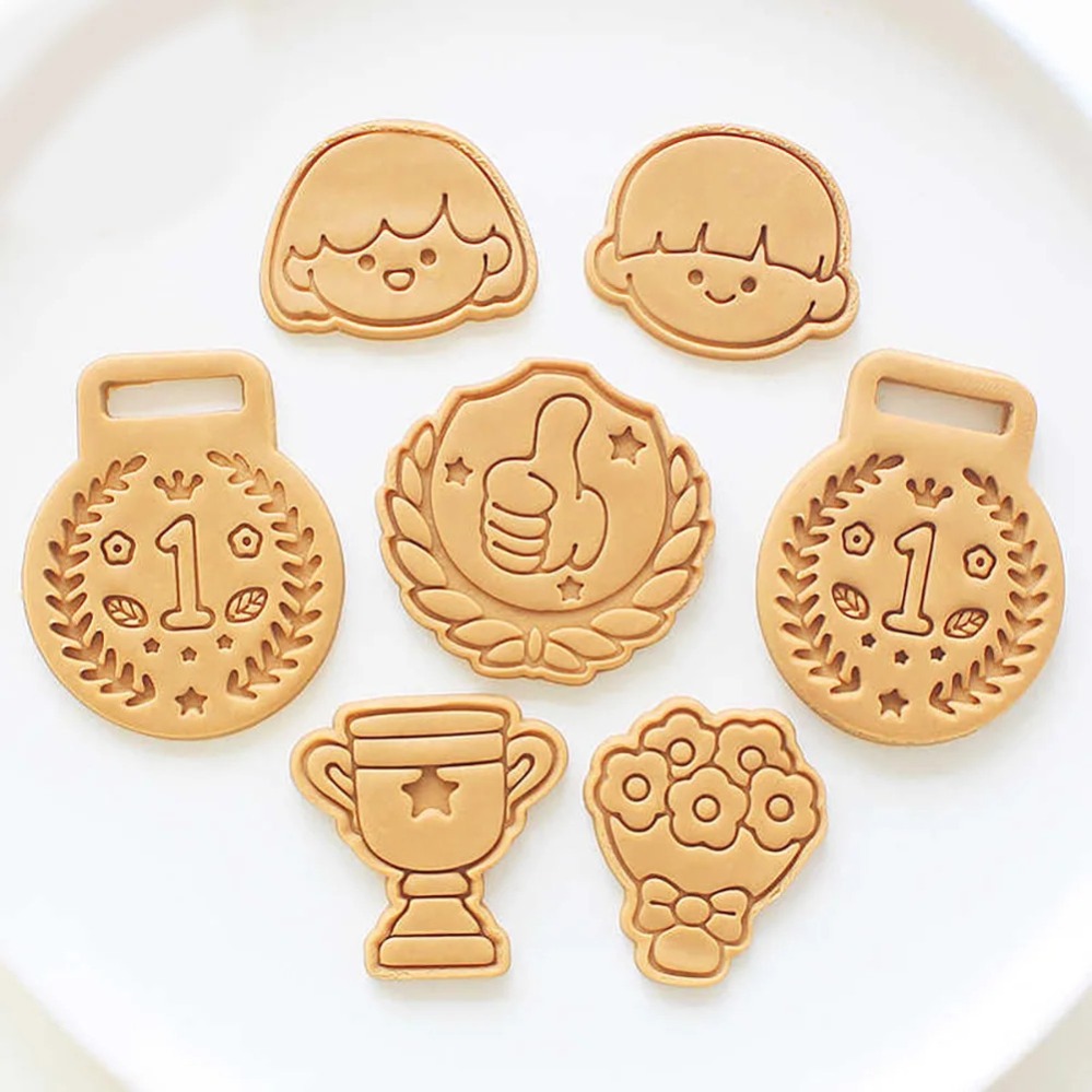 メダル、トロフィー、クッキーカッター、漫画ケーキ、ビスケット - Kitchen Baking Supplies のレビューと価格
